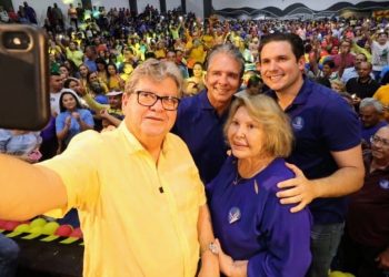 Em Patos, trinta prefeitos e dezenas de lideranças participam de plenária em apoio a João Azevêdo