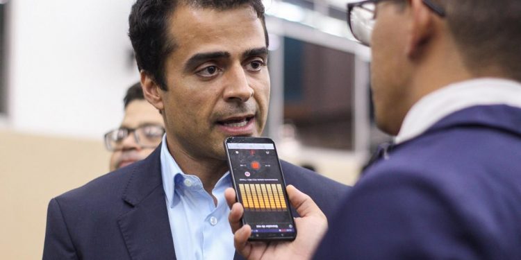 Bruno Roberto rebate informações falsas sobre multa por conta de outdoor e vê perseguição à pré-campanha