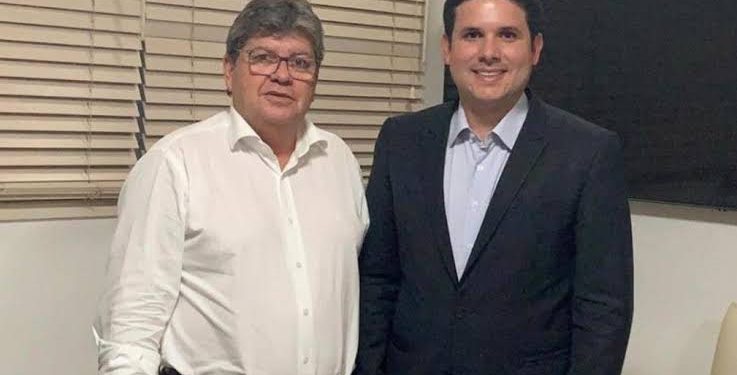 Hugo Motta põe fim a especulações e reforça apoio do Republicanos a João Azevêdo