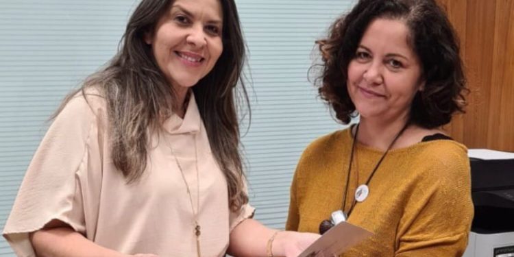 Eliza Virgínia toma posse na Câmara Federal após licença de Aguinaldo