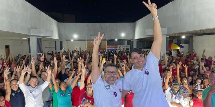 Em Sousa, Léo Gadelha participa do lançamento da pré-candidatura de André Gadelha à ALPB e anuncia dobradinha no município