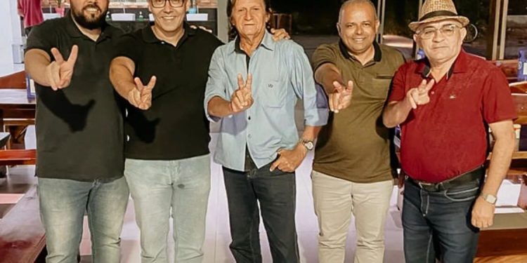 Presidente da Câmara de Alagoa Grande e suplentes declaram apoio a Leonardo Gadelha