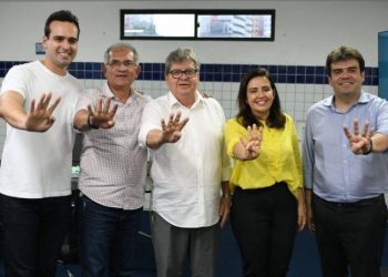 Mais três prefeitos da base de Eduardo Carneiro declaram apoio a João