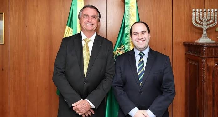 Filho do ministro da Saúde, Queiroguinha retira candidatura a deputado federal; decisão deve prejudicar chapa do PL