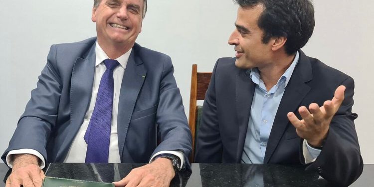 Em Brasília, Bruno Roberto se reúne com Bolsonaro e apresenta relatório de sua campanha ao Senado