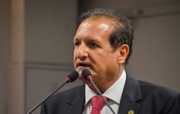 Deputado da base governista revela “não ter razão nenhuma” para votar em Pollyana na disputa ao Senado