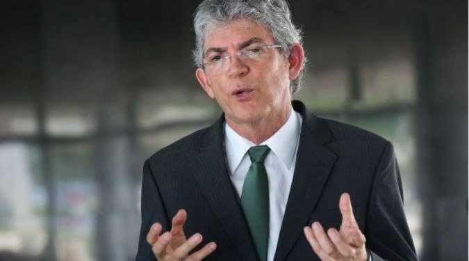 Após ministra manter inelegibilidade, Ricardo se diz “vítima de perseguição política”; defesa emite nota