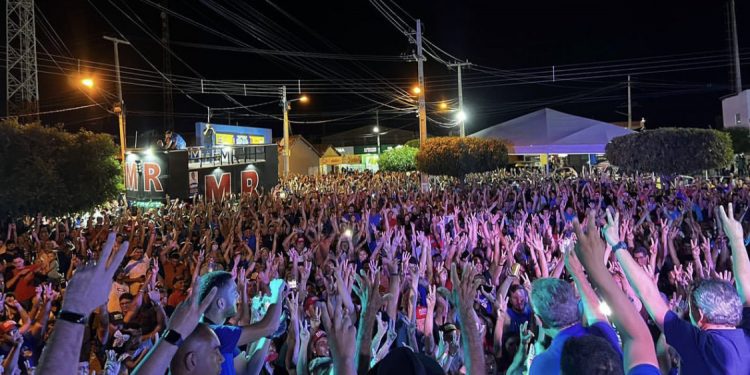 Em São Bento, Márcio Roberto realiza carreata histórica ao lado de Efraim, Jarques e Murilo Galdino