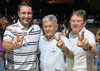 Prefeito de Pombal e todo o seu grupo político oficializam apoio a Márcio Roberto
