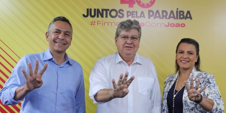 Emerson Panta, Jane Panta e dois prefeitos do PL anunciam apoio à reeleição de João Azevêdo