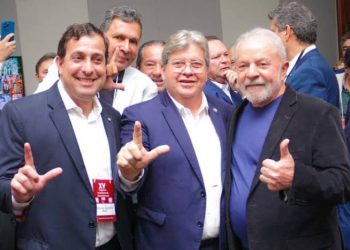 TRE rejeita pedido de Veneziano para impedir João Azevêdo de utilizar imagem de Lula