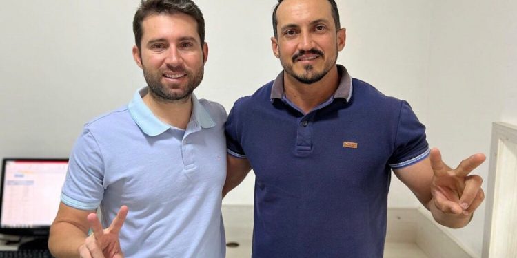 Michel Henrique recebe apoio de ex-candidato a prefeito em São José de Princesa