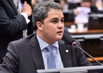 Efraim consegue R$ 550 mil para projeto de desenvolvimento na Paraíba