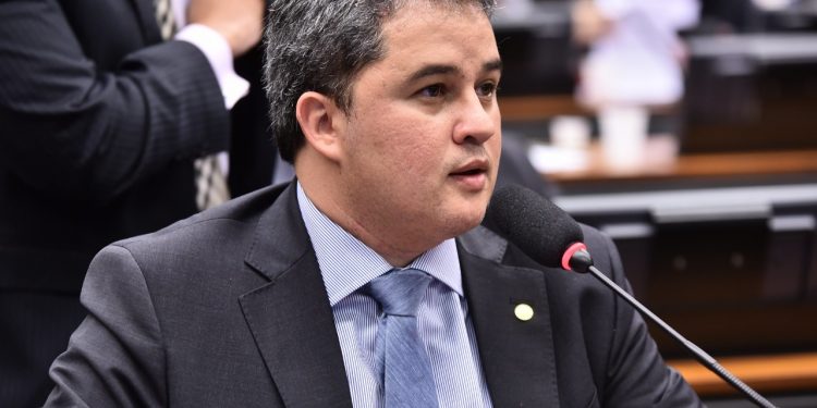 Efraim consegue R$ 550 mil para projeto de desenvolvimento na Paraíba