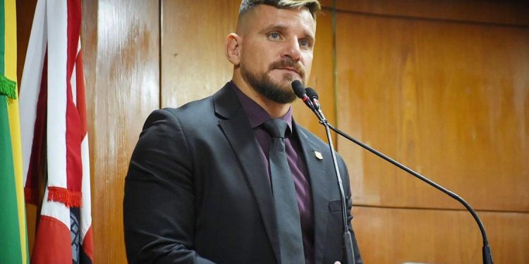 Após abrir mão de comitê, candidato a deputado estadual disponibiliza “delivery” para entrega de materiais