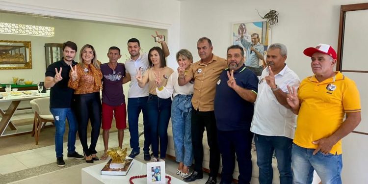 Bastidores: vice-prefeito de Monteiro rompe com prefeita e anuncia apoio a Michel Henrique