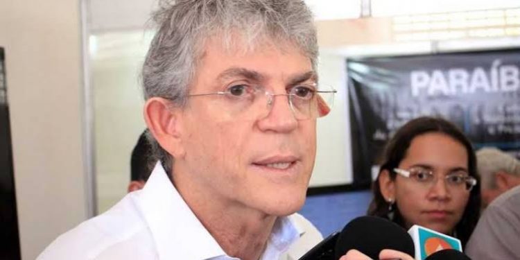 Segundo suplente de Ricardo Coutinho ao Senado omitiu posse de avião em declaração de bens ao TSE, revela jornal “O Globo”