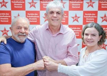TSE mostra Ricardo com candidatura indeferida, mas PT descarta substituí-lo na disputa ao Senado
