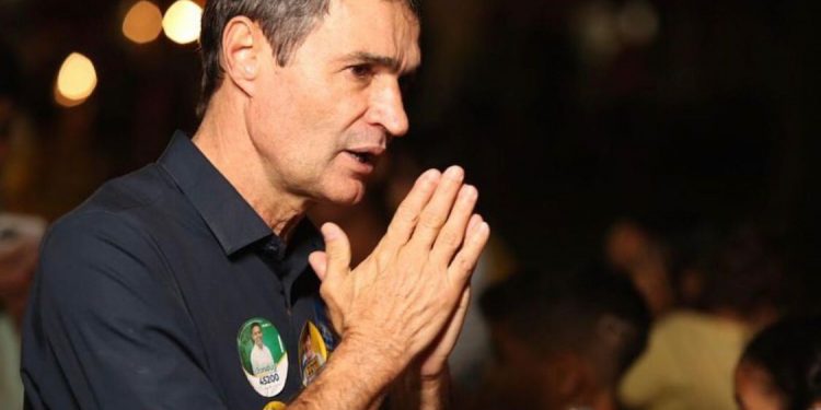 Gigante em Campina Grande, Romero é mero coadjuvante em João Pessoa