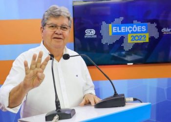 Em debate no Sertão, João ressalta investimentos de R$ 2,3 bilhões na região
