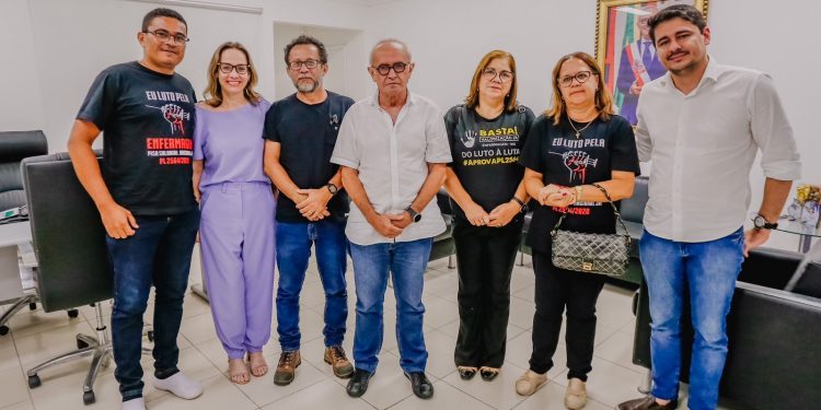 Cícero recebe representantes da Enfermagem e garante apoio na busca por fontes de recurso para pagamento do piso salarial