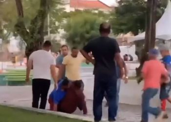 Em Santa Rita, secretário e funcionário da prefeitura trocam socos em praça pública