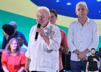 Lula doa dinheiro para PT e candidatos da legenda na Paraíba