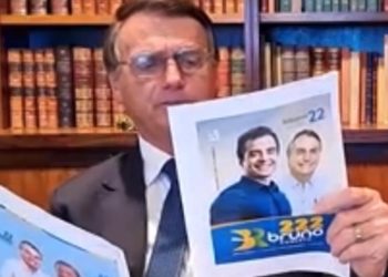 Em live, Bolsonaro volta a destacar Bruno Roberto e Tercio Arnaud como candidatos ao Senado na Paraíba: “Fofucho”