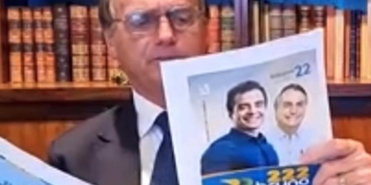 Em live, Bolsonaro volta a destacar Bruno Roberto e Tercio Arnaud como candidatos ao Senado na Paraíba: “Fofucho”
