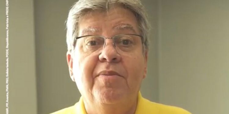 Em vídeo, João desmente fake news de Pedro sobre imposto do Pix