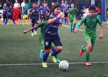 Menina de 11 anos é impedida de jogar Taça Brasil de Futsal, e família decide levar caso à Justiça Comum
