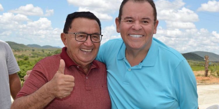 Senado: Com candidatura indeferida pelo TRE, prefeito do PP deixa Ricardo e fecha com outro candidato