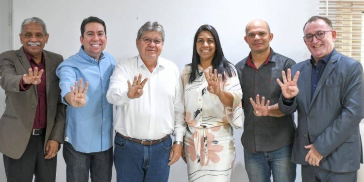 Filha do presidente da Assembleia de Deus e suplente de deputada, Lucinha Lima declara apoio a João