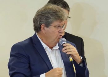 Em SP, João discursa em evento de Lula e promete intensificar campanha do petista na Paraíba