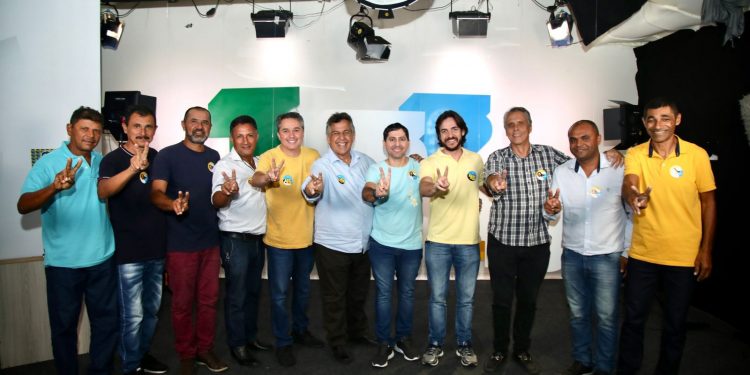 Prefeito do PL anuncia apoio a Pedro na disputa ao Governo da Paraíba