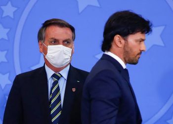 Campanha de Bolsonaro divulga lista de rádios na Paraíba que não reproduziram o número correto de inserções