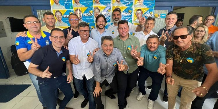 Articulação de Efraim leva Vitor Hugo a apoiar Pedro