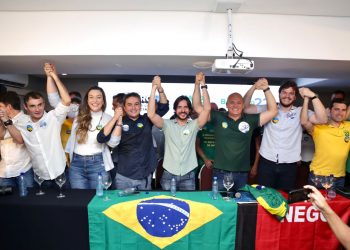 Cabo Gilberto reúne lideranças bolsonaristas e anuncia apoio a Pedro no segundo turno