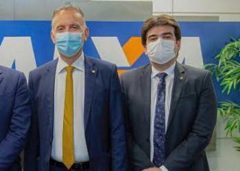 Bastidores: Aguinaldo Ribeiro tentará emplacar Eduardo Carneiro como novo presidente da ALPB