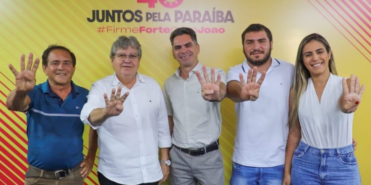 Prefeito do MDB que apoiou Veneziano no primeiro turno adere a João Azevêdo