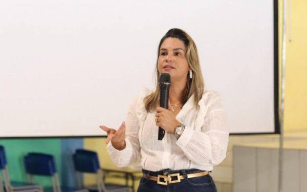 TRE indefere pedido de cassação da prefeita de Conde, Karla Pimentel