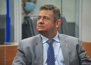 Justiça condena Walber Virgolino a postar retratação sobre fake news de supostos banheiros unissex na Paraíba