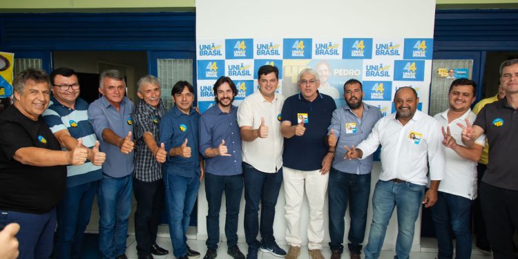 Walber Virgolino, Taciano Diniz e mais quatro prefeitos anunciam apoio a Pedro no segundo turno