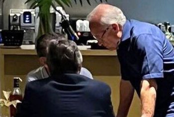 Bastidores: postulantes à presidência da Assembleia, deputados são flagrados durante conversa em restaurante na Capital