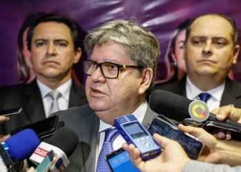 João Azevêdo autoriza Polícia Militar a desobstruir rodovias interditadas por bolsonaristas