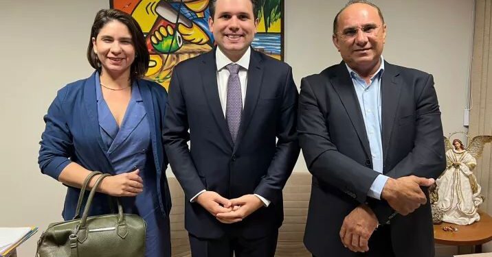 Bastidores: prefeito de Itaporanga fecha com Hugo Motta