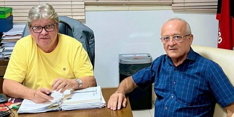 Branco Mendes comunica a João Azevêdo intenção de disputar presidência da ALPB