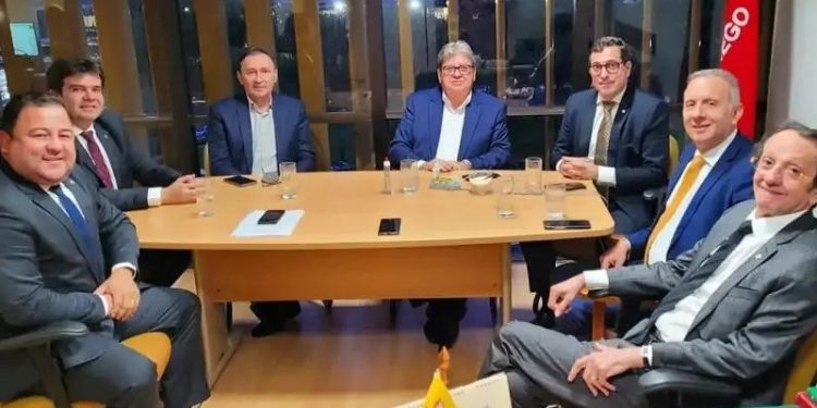 Reunião de Eduardo Carneiro com Gervásio e Aguinaldo em Brasília levanta especulações