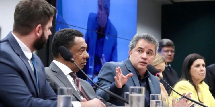 Hospital de Trauma do Sertão: Efraim é o parlamentar que mais destinou recursos para a obra; veja valores