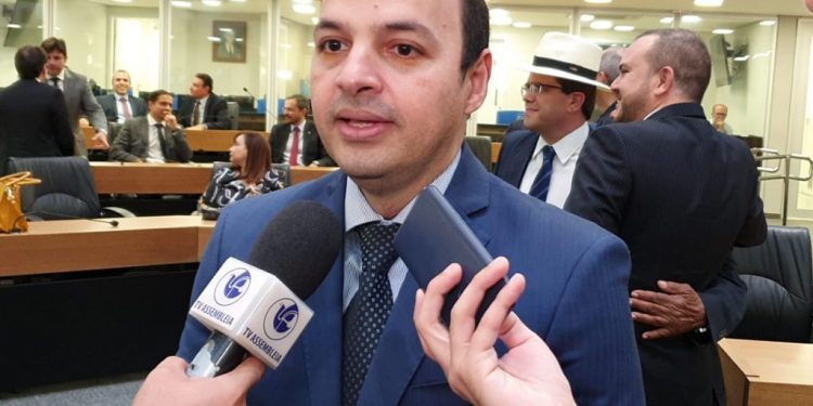 Procurador anuncia que irá pedir a modificação da decisão que reprovou as contas do Estado